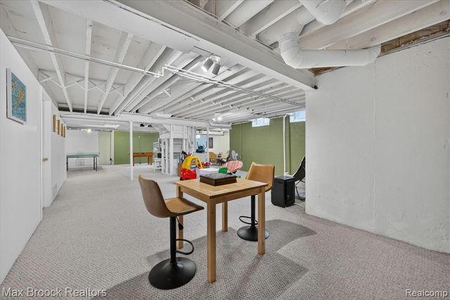 1822 Lexington Drive, Troy, MI 48084