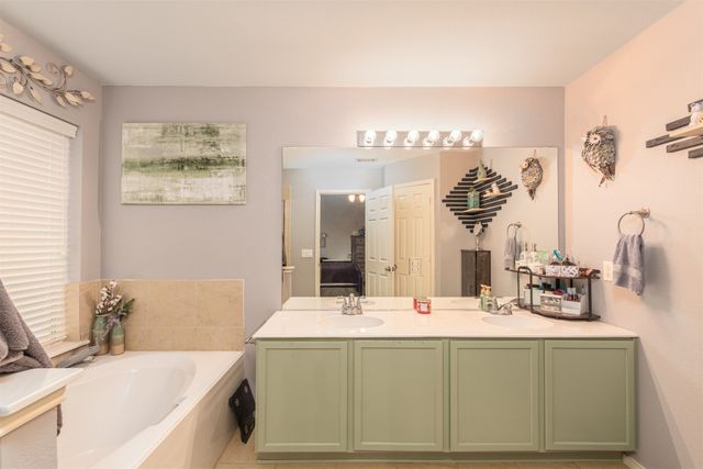 106 Coyote Run, Waxahachie, TX 75165