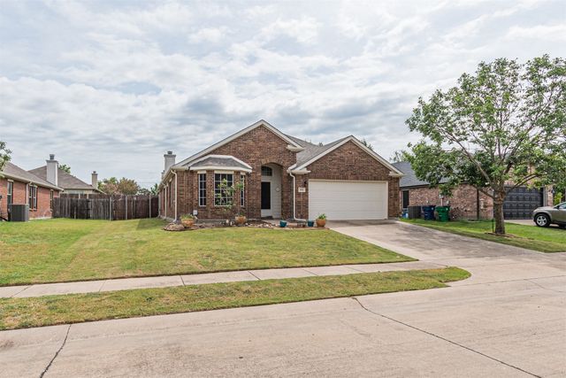 106 Coyote Run, Waxahachie, TX 75165
