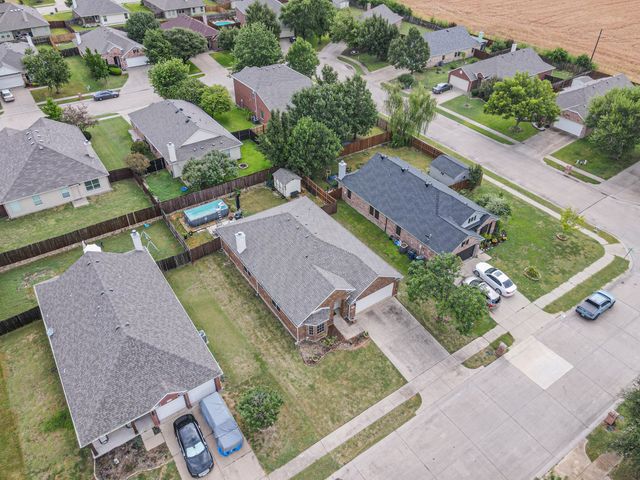 106 Coyote Run, Waxahachie, TX 75165