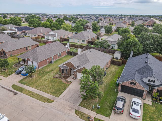 106 Coyote Run, Waxahachie, TX 75165