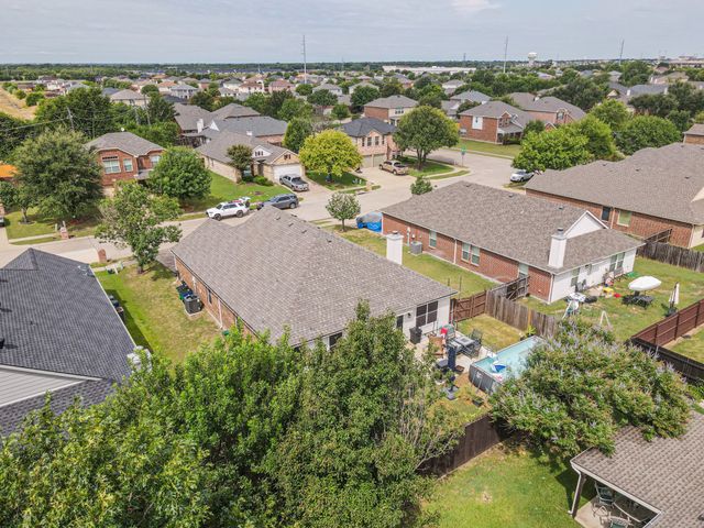 106 Coyote Run, Waxahachie, TX 75165