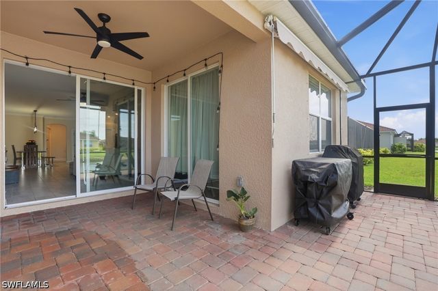 2062 Tamarron LN, Naples, FL 34120