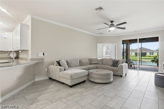 2062 Tamarron LN, Naples, FL 34120