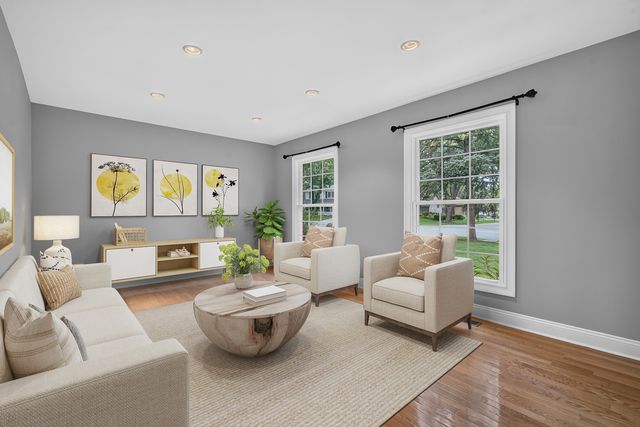 352 Berry Drive, Naperville, IL 60540