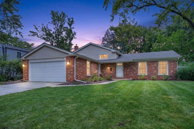 352 Berry Drive, Naperville, IL 60540