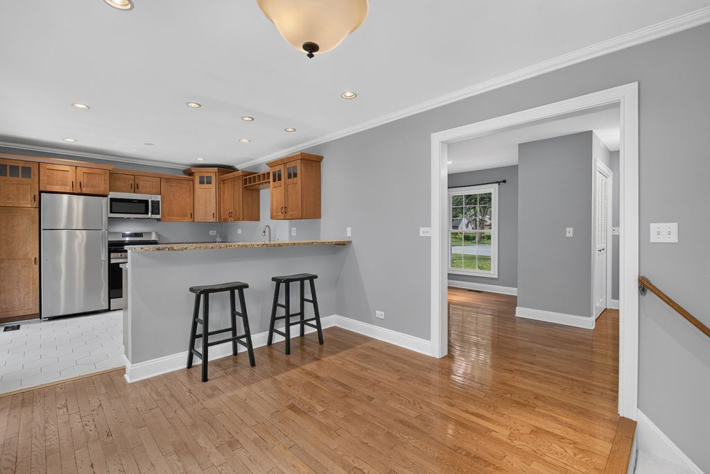 352 Berry Drive, Naperville, IL 60540 — photo 5