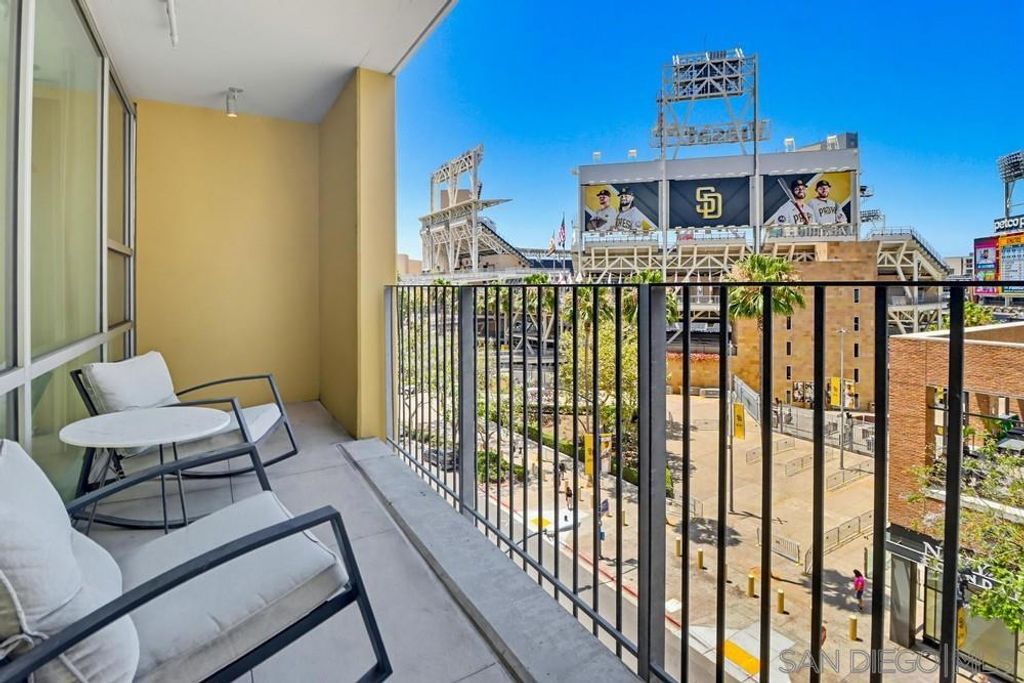 321 10Th Ave 512, San Diego, CA 92101 — photo 2