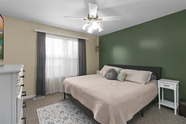 2830 Arctic Avenue, Kalamazoo, MI 49004