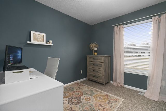 2830 Arctic Avenue, Kalamazoo, MI 49004