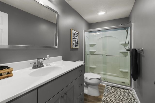 2830 Arctic Avenue, Kalamazoo, MI 49004