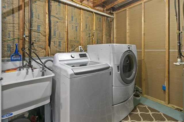 2830 Arctic Avenue, Kalamazoo, MI 49004