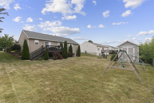 2830 Arctic Avenue, Kalamazoo, MI 49004