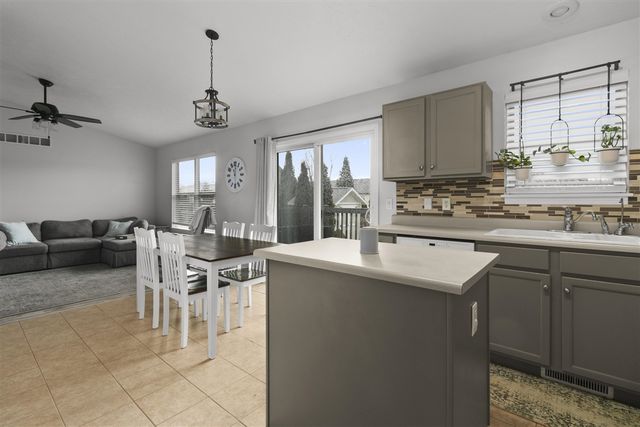 2830 Arctic Avenue, Kalamazoo, MI 49004