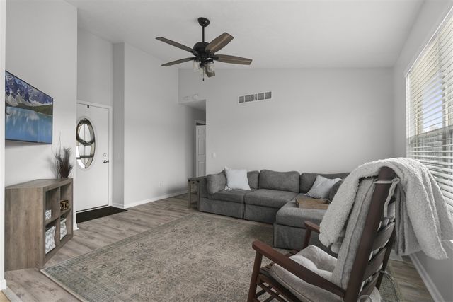 2830 Arctic Avenue, Kalamazoo, MI 49004