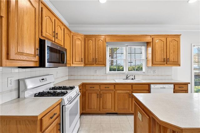 230 Brackin Trace, Grayson, GA 30017