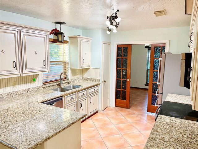 6710 S Mallard Drive, Fulshear, TX 77441