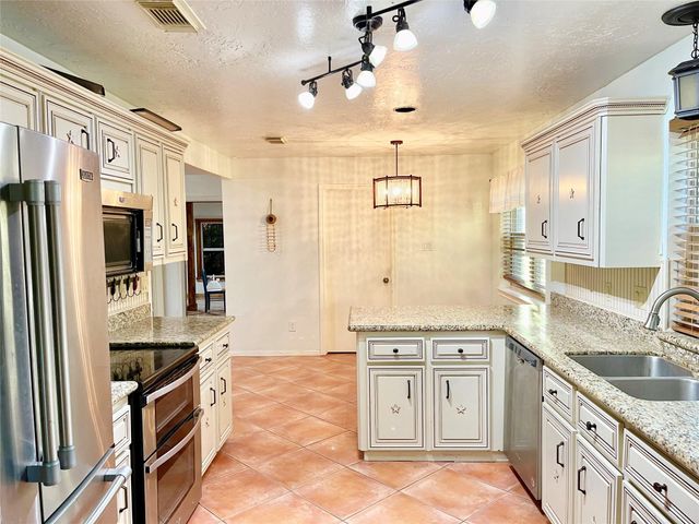 6710 S Mallard Drive, Fulshear, TX 77441