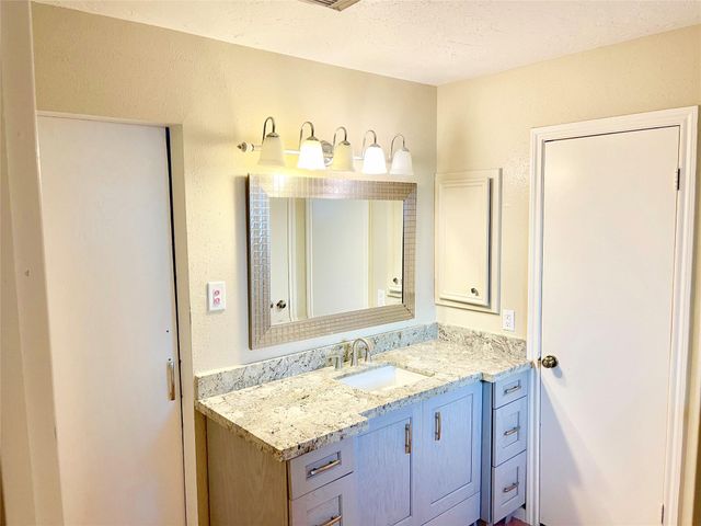 6710 S Mallard Drive, Fulshear, TX 77441