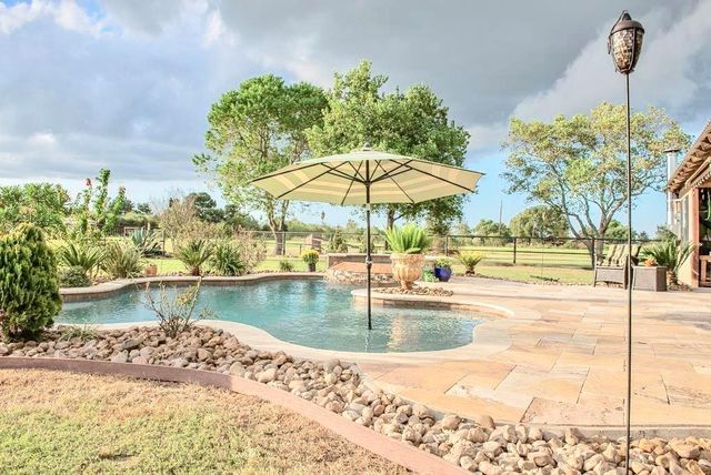 6710 S Mallard Drive, Fulshear, TX 77441