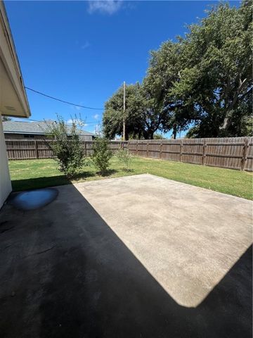 3914 Wagner Lee Dr, Corpus Christi, TX 78418