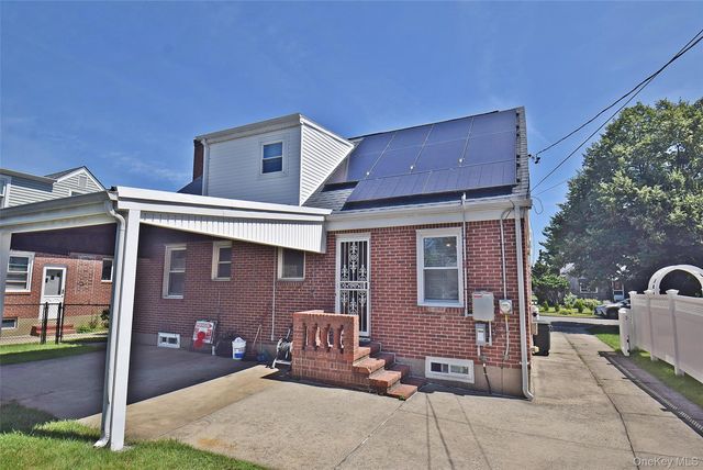 35 Rose Lane, New Hyde Park, NY 11040