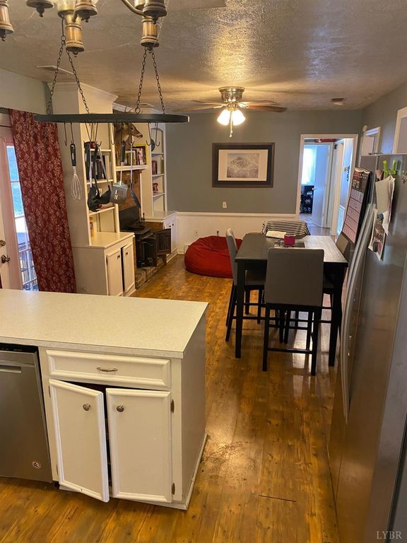 Image 7 of property listing at 1026 Ardmore Drive, Lynchburg, VA 24501