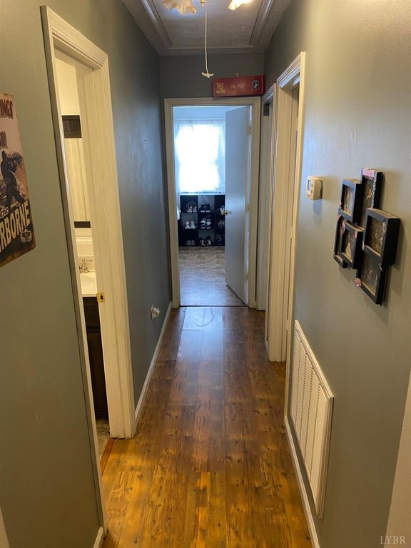 Image 8 of property listing at 1026 Ardmore Drive, Lynchburg, VA 24501