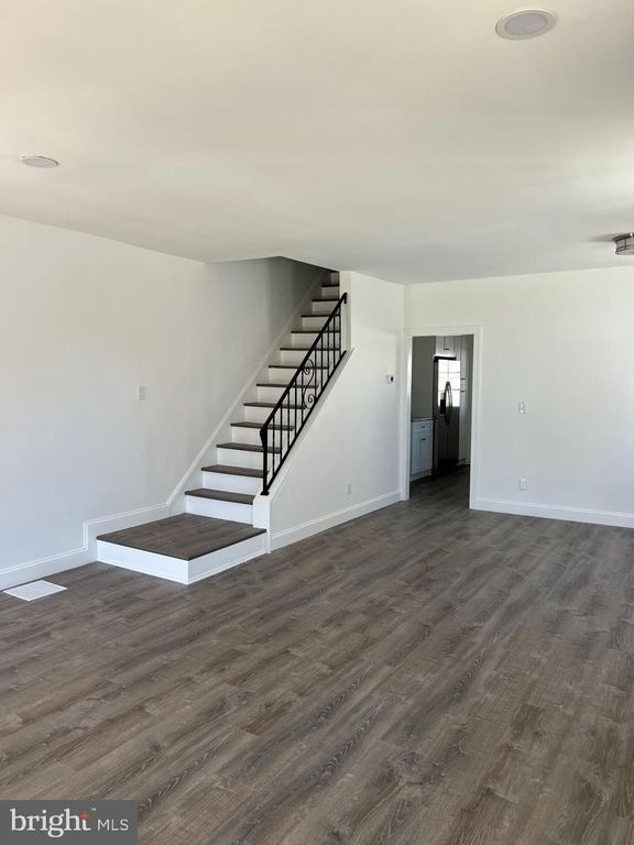 327 WHITTAKER ST, Riverside, NJ 08075