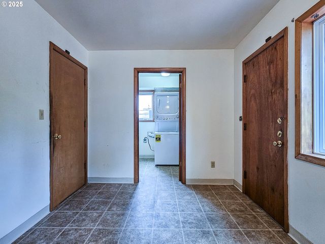 10534 Ne OREGON St, Portland, OR 97220
