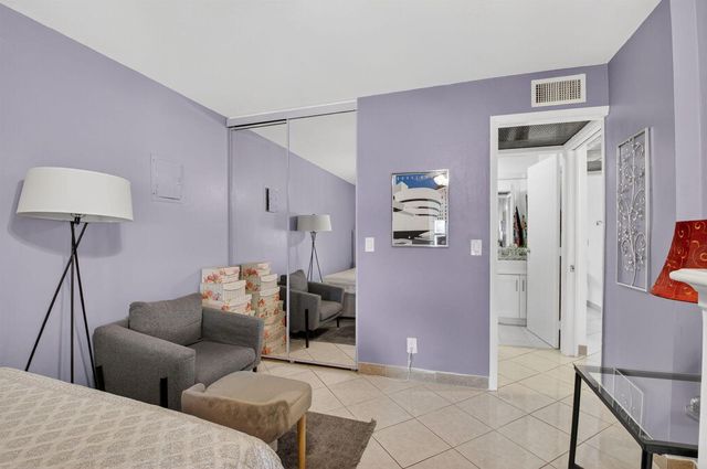 360 Seville O, Delray Beach, FL 33446