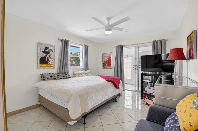 360 Seville O, Delray Beach, FL 33446