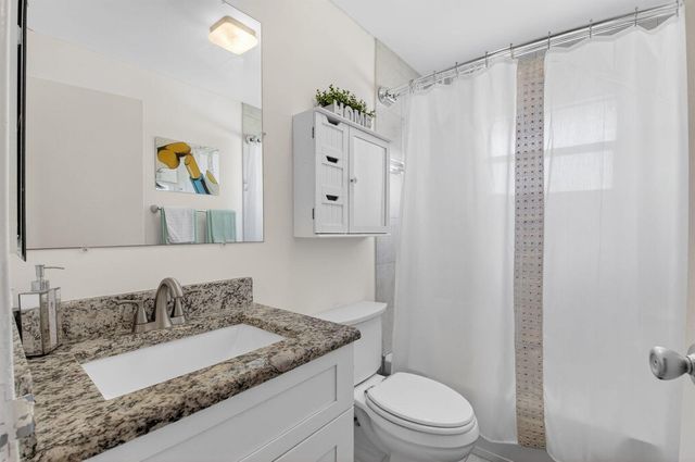 360 Seville O, Delray Beach, FL 33446