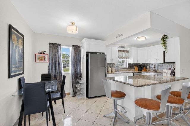 360 Seville O, Delray Beach, FL 33446