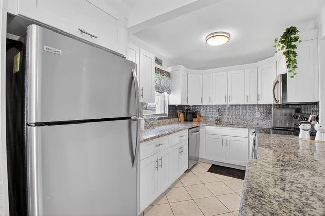 360 Seville O, Delray Beach, FL 33446