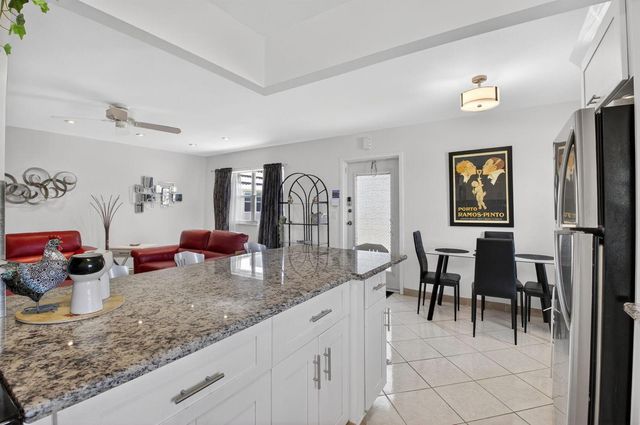 360 Seville O, Delray Beach, FL 33446