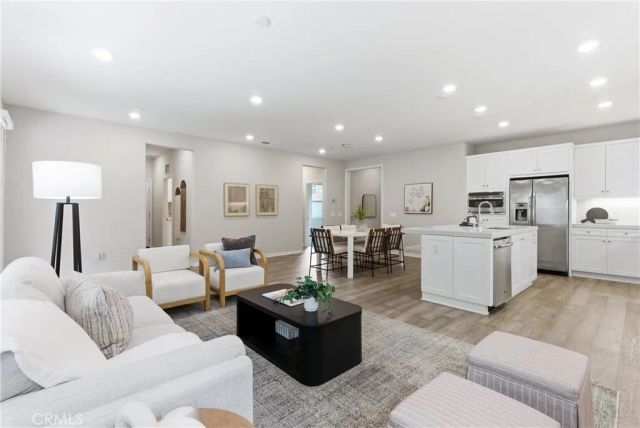 28 Ocaso Street, Rancho Mission Viejo, CA 92694
