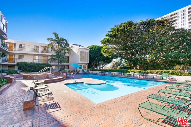 2910 Neilson Way 408, Santa Monica, CA 90405