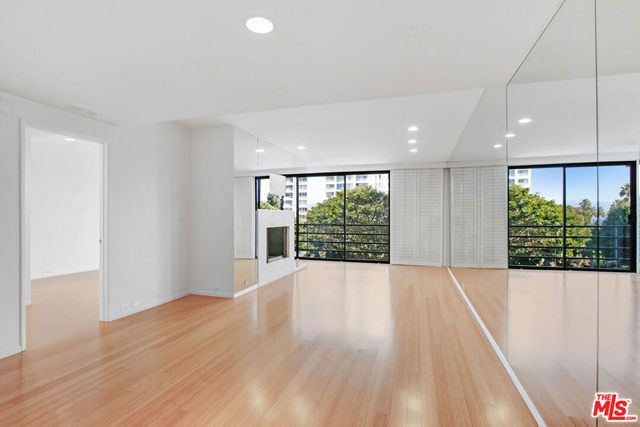 2910 Neilson Way 408, Santa Monica, CA 90405