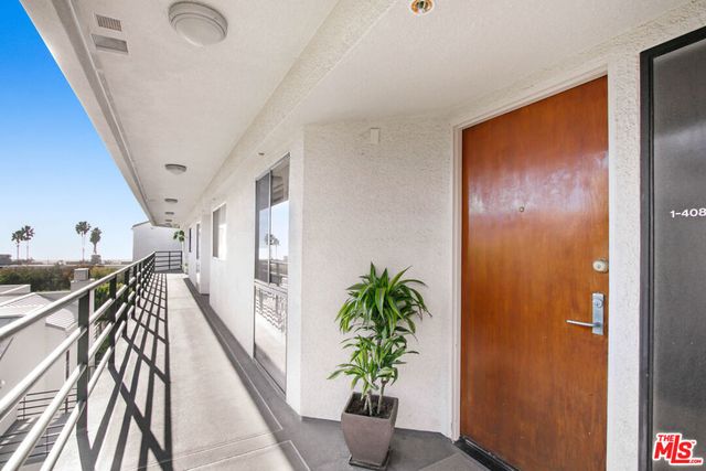 2910 Neilson Way 408, Santa Monica, CA 90405