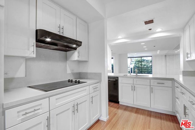 2910 Neilson Way 408, Santa Monica, CA 90405