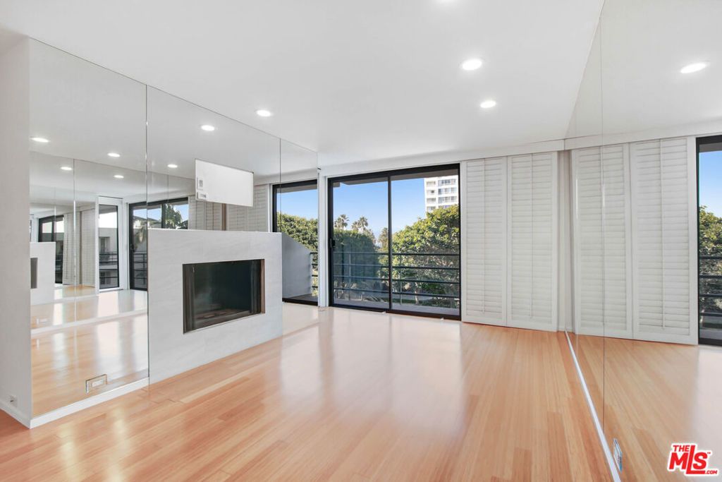 2910 Neilson Way 408, Santa Monica, CA 90405