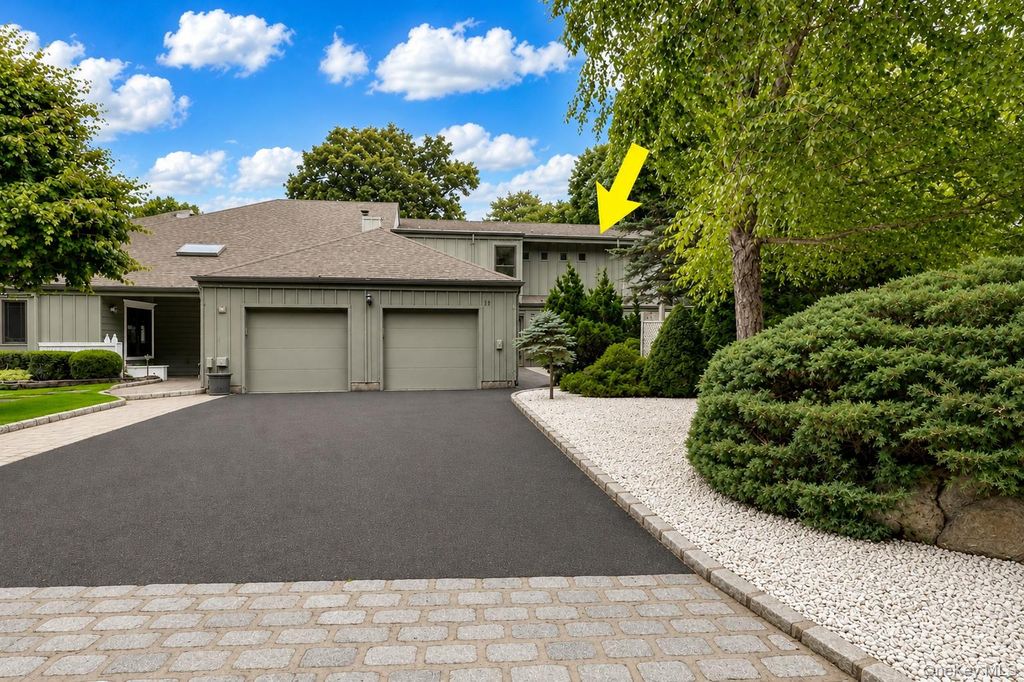 51 Rockledge Path, Port Jefferson, NY 11777 — photo 2