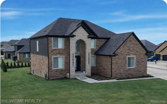 19782 Chase Drive, Macomb Township, MI 48042