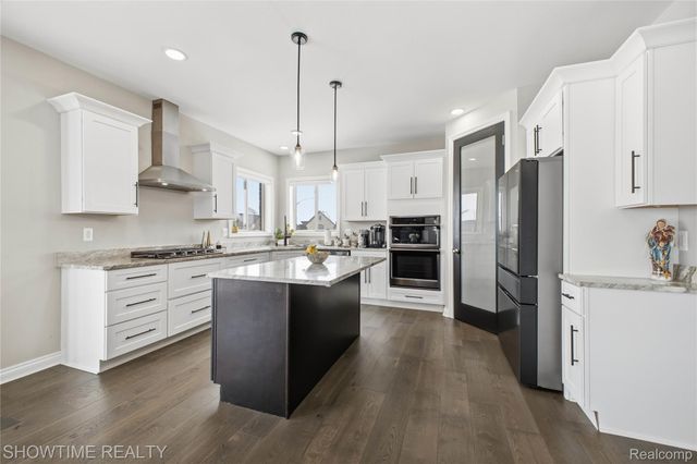 19782 Chase Drive, Macomb Township, MI 48042