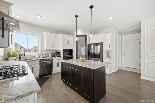 19782 Chase Drive, Macomb Township, MI 48042
