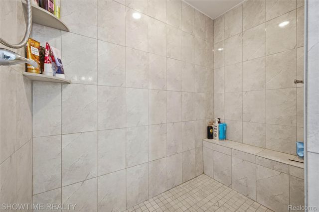 19782 Chase Drive, Macomb Township, MI 48042