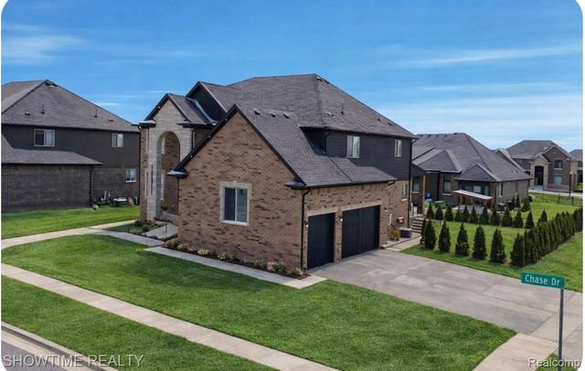 19782 Chase Drive, Macomb Township, MI 48042