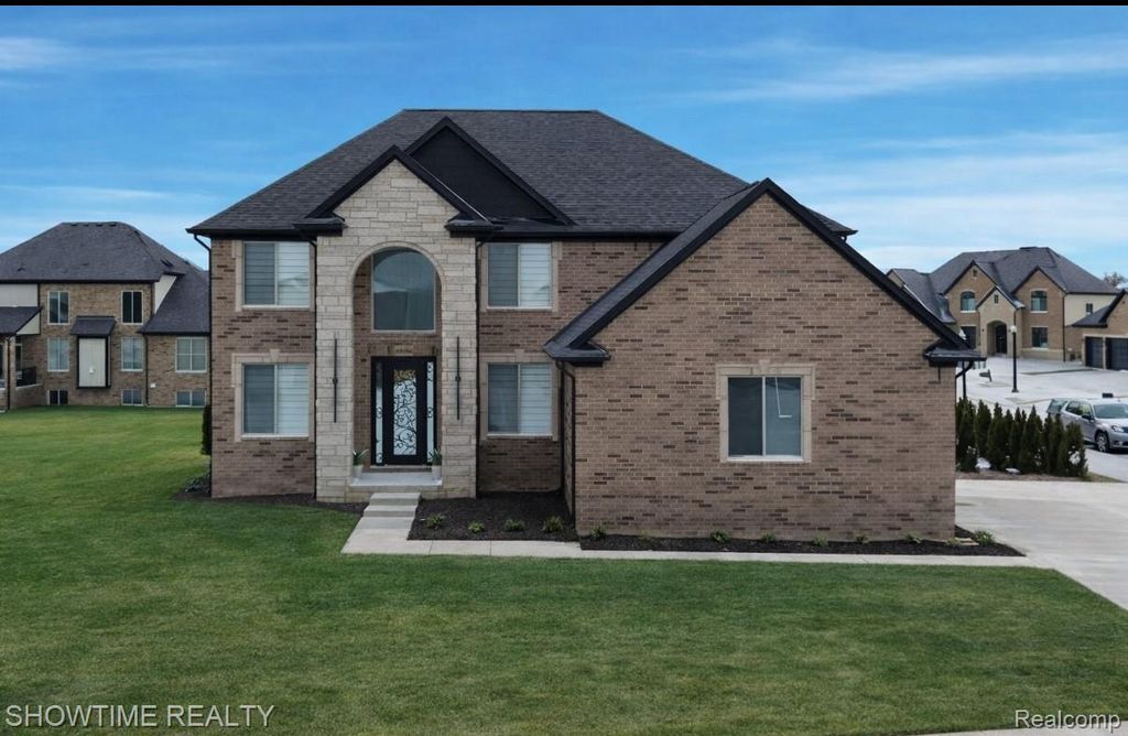 19782 Chase Drive, Macomb Township, MI 48042