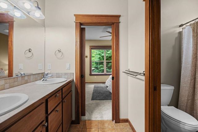 10211 N Moss Ln, Spokane, WA 99208